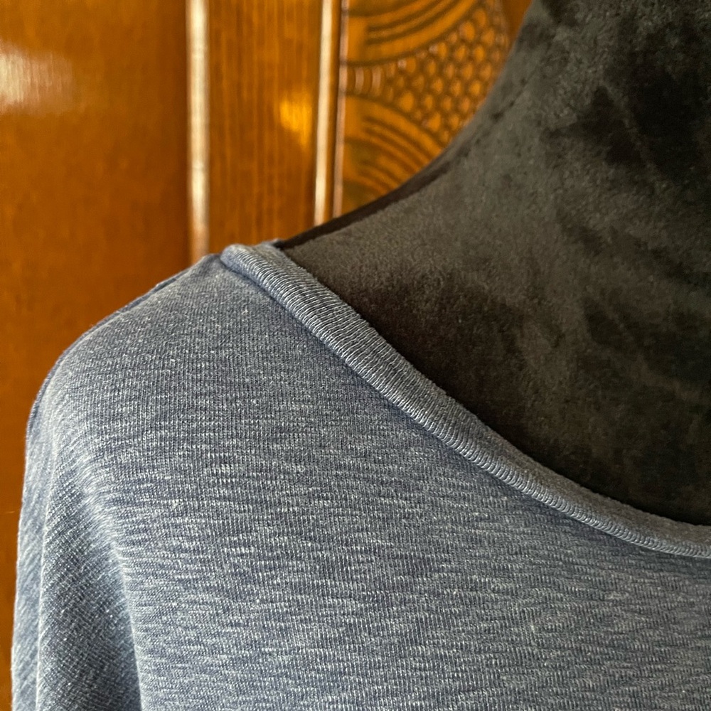 True Craft ~ Heathered Blue long sleeve pullover… 💙 - Picture 3 of 8